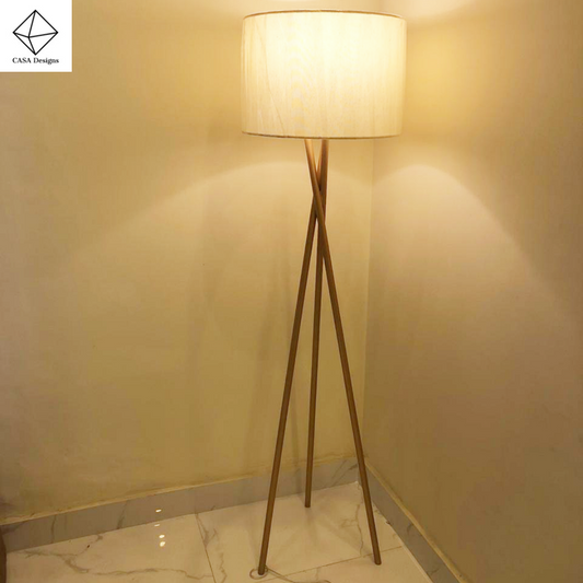Tripod lamp